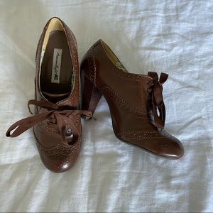 American eagle wingtip heels